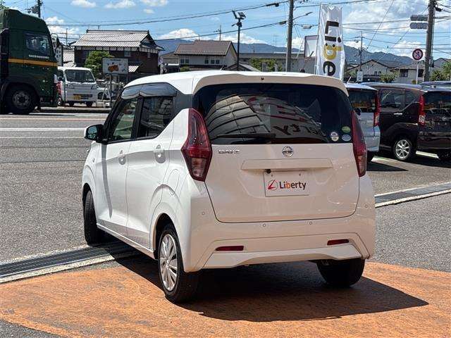 ■□■□■ 万が一のキズヘコミも迅速に対応いたします！！ 自社鈑金工場を持っているので、自社で修理いたします！！ 仲介料がかからないので安いんです！！ ■□■□■