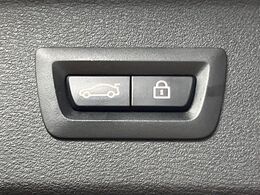 ●電動リアゲート：ワンタッチでリアゲートの開閉ができ、荷物などで両手が塞がっている状態でも簡単に開閉ができる便利機能です。