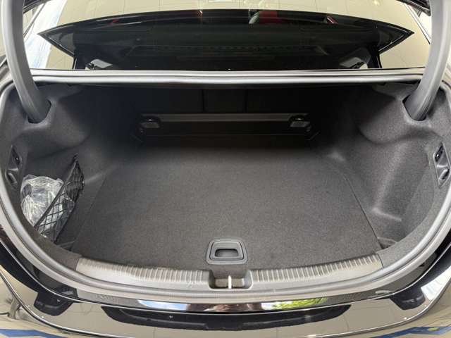 メルセデス・ベンツ車は、妥協を許さない常に高水準の技術と品質をもって製造されており、いつもでも変わらぬ価値を提供いたしております。在庫車両のお問い合わせは044-967-1381にご連絡下さい。