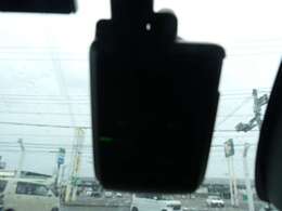 純正ドライブレコーダーフロント（スマホ連動）が装着されています