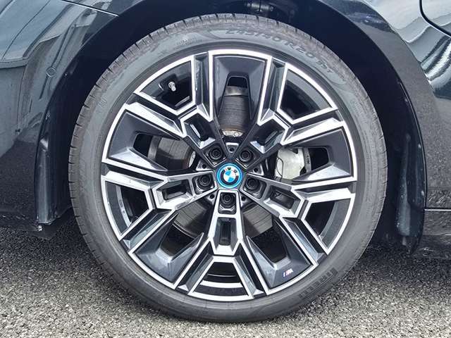 左前フロント 245/40R20