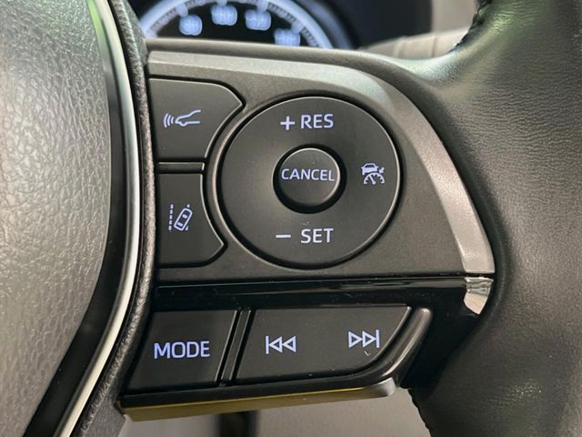 【レーダークルーズコントロール】高速道路での長距離走行が楽に！！自動で速度を保つクルーズコントロールが、衝突軽減システムと連携し、前方の車両を感知して車間を保つように速度調節してくれます！！
