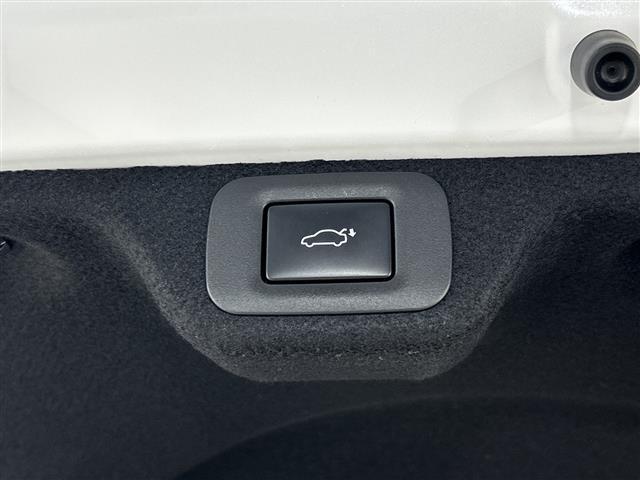【運転席操作部】快適なドライブを楽しむための機能が装備されています！運転席から触れるので、使いやすいです！除菌プランいれていただくと、さらに清潔で安心していただけます！