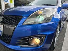 ディスチャージヘッドライトも標準装備です！明るく照れしてくれます！