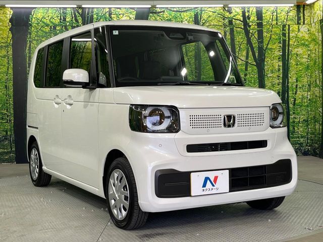 大好評のボディコーティング「弾スプラッシュコート」もご納車までに施工可能。通常のガラスコートと異なる、耐久年数6年の無機質ガラスコーティングが、ボディをキレイな状態に保ってくれます。