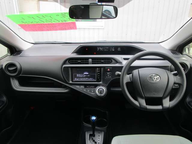安心の無料保証付販売！納車後も充実安心サービスです。専属スタッフにより外装・内装はクリーニング済みです、納車時には最終仕上げをし納車させて頂きます。