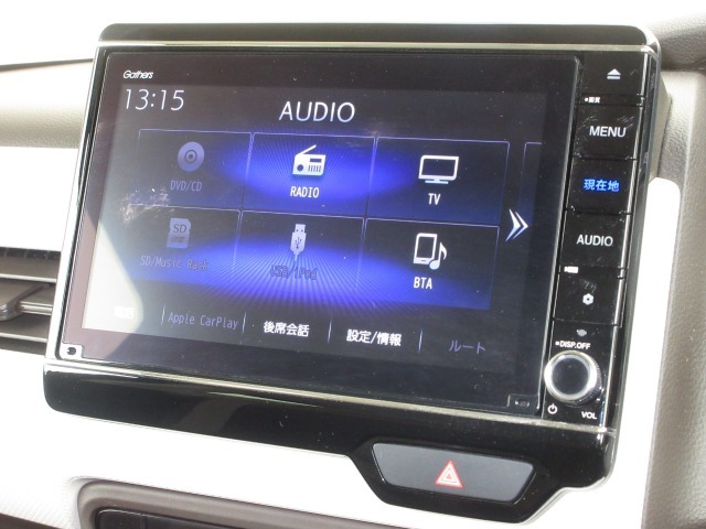 ナビゲーションはギャザズ8インチメモリーナビ（VXU-227NBi）を装着しております。AM、FM、CD、DVD再生、Bluetooth、音楽録音再生、フルセグTVがご使用いただけます。