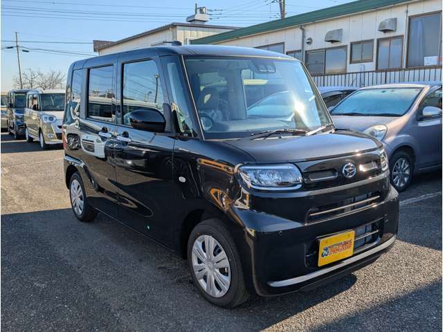 ☆届出済未使用車とは☆　登録がされているお車で走行距離は10キロほどで誰も乗っていない車です！展示車はキズが付いてしまう場合もあるので直接ご確認くださいませ。