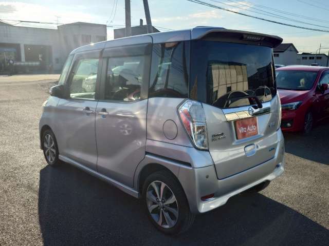 実車を見れなくても安心して下さい。外装・内装・装備品、気になることは何でもお聞きください。キズが気になる個所があればその部分の写真を送らせて頂きます。