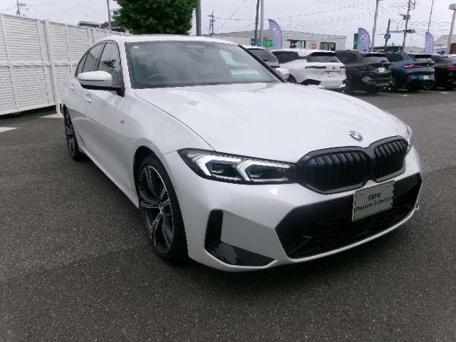 当社ではコーティングも承っております！BMWがお勧めいたしますイノベクションコーティングは塗装面を守りながら新車時の深い光沢と重厚なツヤを保ち続けることができます。愛車を長く綺麗な状態でお乗り頂けます！