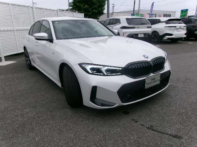 当社ではコーティングも承っております！BMWがお勧めいたしますイノベクションコーティングは塗装面を守りながら新車時の深い光沢と重厚なツヤを保ち続けることができます。愛車を長く綺麗な状態でお乗り頂けます！