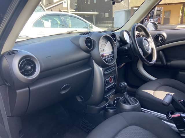 新車、中古車販売、車検整備、修理、カスタム、ドレスアップ、パーツ販売取り付けなど、クルマに関することなら当店にお任せ下さい！！