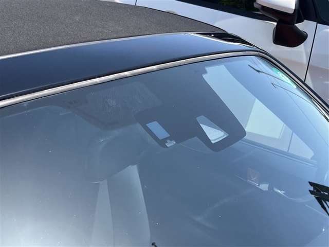 販売するすべての中古車に【ロングラン保証】が付帯します。走行距離無制限・期間は1年間です。保証修理は全国5000箇所のトヨタテクノショップにてお受けいただけます。