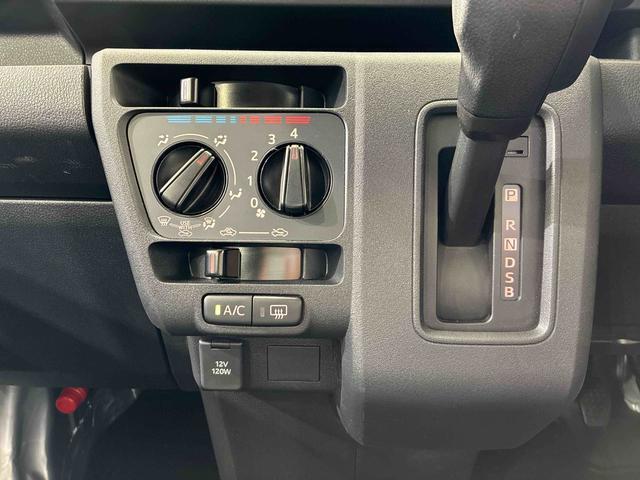 納車前にはプロのメカニックが、各部の点検を行います。ディーラーにしか出来ない品質、そしてサービスできっと満足していただけると思います！