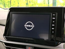 【純正ナビ】人気の純正ナビを装備。オーディオ機能も充実しており、Bluetooth接続すればお持ちのスマホやMP3プレイヤーの音楽を再生可能！毎日の運転がさらに楽しくなります！！