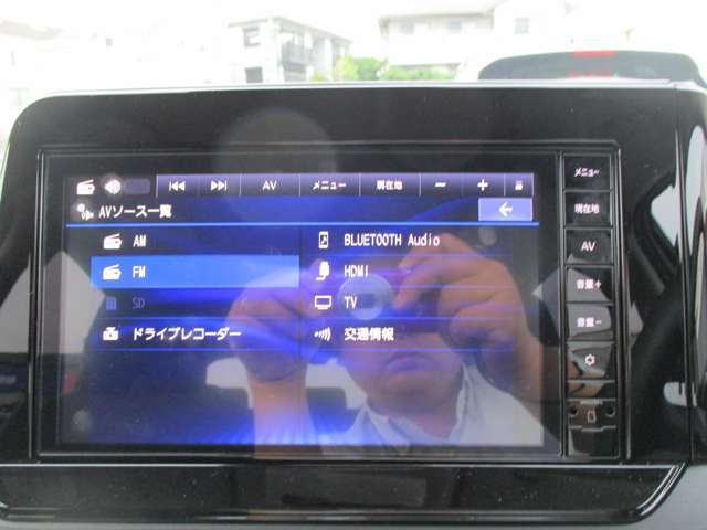 CDは付いておらず後付けもできません。要ご確認の上お問い合わせ下さい。