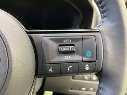 【プロパイロット】高速道路での長距離走行が楽に！！渋滞時と巡回走行のシーンで、アクセル・ブレーキ・ステアリングを自動で制御し、長距離運転の負担を軽減してくれます♪