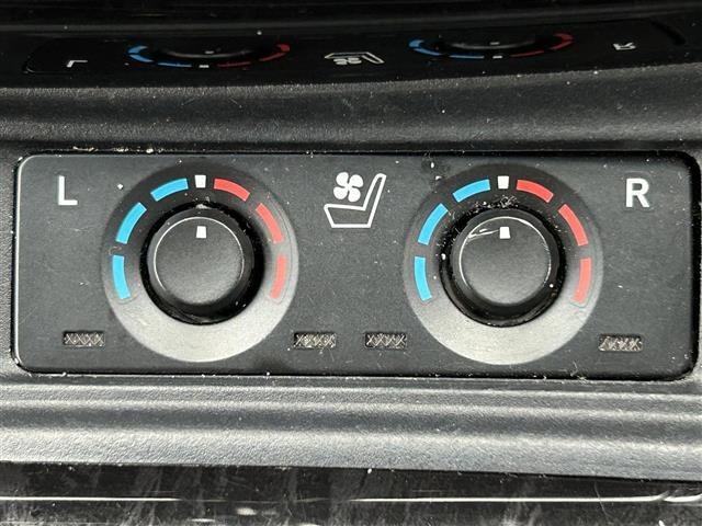 【シートヒーター】シートを温めてくれる暖房機器です！長時間座っていると負担が掛かりやすい背中や腰、または冬場などの寒い日に冷えやすい脚部に快適なぬくもりを伝えます。