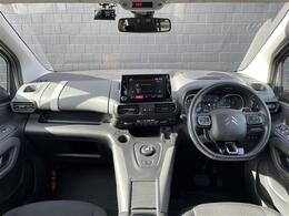 LIBERALAは、輸入車選びの新たなスタイルを提案するインポート・セレクト・ブランドです。オーナー様となる方がクルマから直接感じる感性を第一にした、最良の一台との出会いをコーディネートいたします。