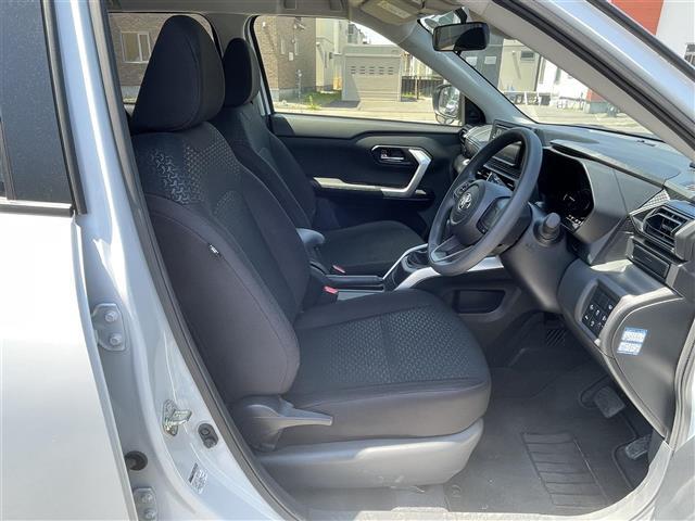 座り心地が良いシートなので長時間の運転でも快適にお過ごしいただけます。新品のフロアマットのご注文も可能です。掲載箇所以外にご希望の写真がございましたらお気軽にお問い合わせ下さい。