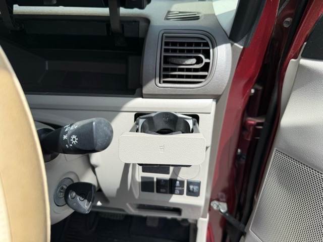 運転席のドリンクホルダーになります！