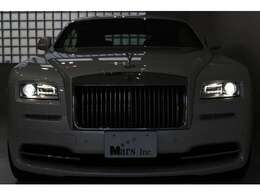 流れるようなファストバックデザインが美しいロールスロイスの2ドアモデル！「レイス」の入庫でございます！632馬力を発生致します！