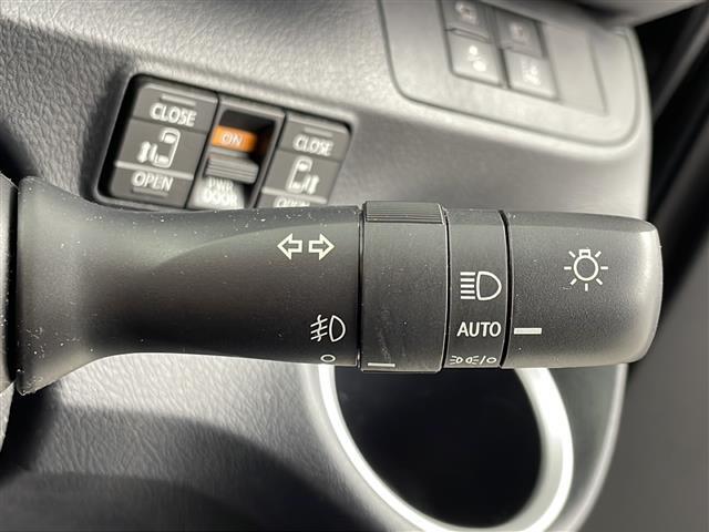 【オートライト】オートライトなのでライトの点け忘れを気にすることなく運転が出来ます♪