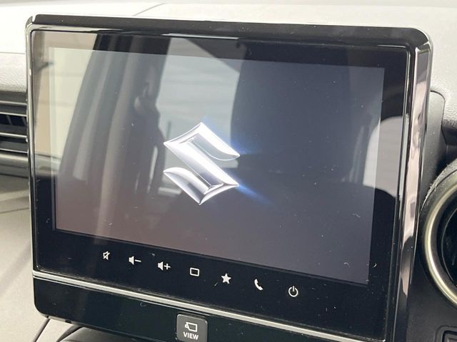 【メーカー純正ナビ】インテリアに溶け込むスタイリッシュな「専用設計」メーカーナビを装備♪視認性や操作性など基本性能にも優れ、より上質なカーライフをお楽しみいただけます。