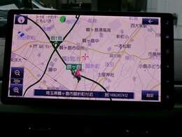 純正ナビを装備。タッチパネル式で使いやすく、お出かけもラクラクです。