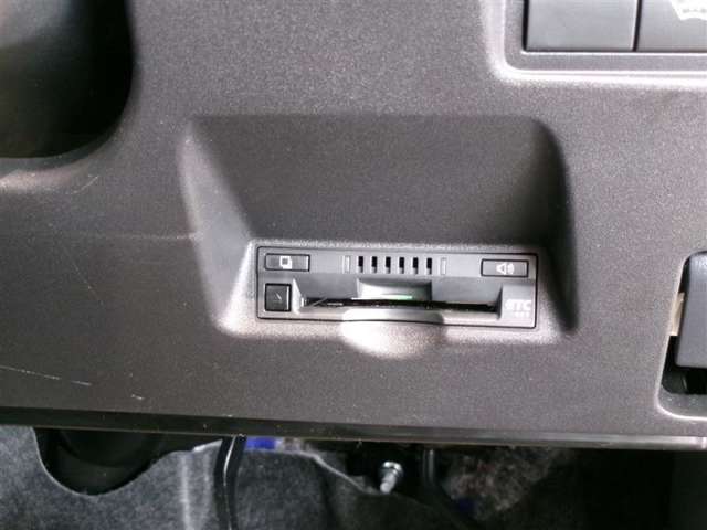 ETC車載器付きです。高速道路の料金所もスムーズに通過できます。