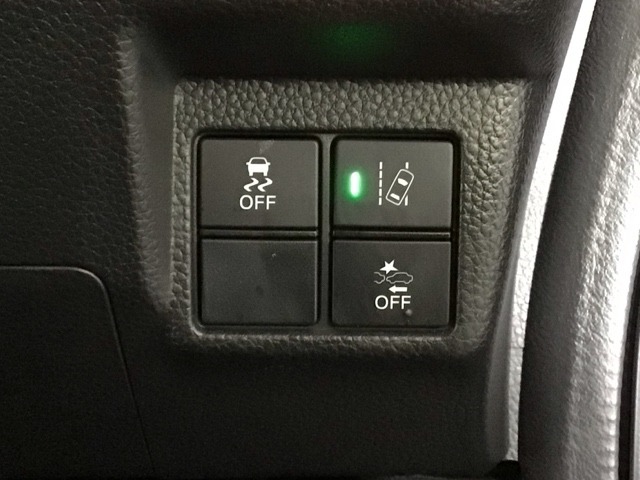 ホンダが推し進める総合先進安全装備のセンシング搭載！　衝突や斜線はみだしなどの危険が予測される時、センサーが警告。ヒューマンエラーを高度先進技術が補完してくれます。