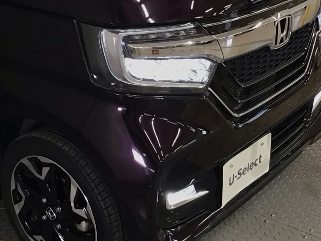 【LEDヘッドライト】ディスチャージヘッドライト（HID）と同等の明るさで、夜道や雨天走行が明るく視界良好！！　フォグライトも装備で、安心感さらにUPです♪安心ドライブを楽しんで下さい♪