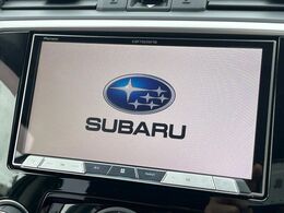 【純正ナビ】人気の純正ナビを装備しております。ナビの使いやすさはもちろん、オーディオ機能も充実！キャンプや旅行はもちろん、通勤や買い物など普段のドライブも楽しくなるはず♪