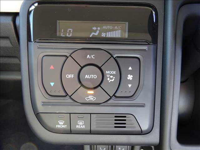 初めてお車のご購入を検討されている方や、お車についてあまり詳しくない方にも分かりやすい接客を心掛けております。女性営業スタッフも在籍！購入に不安がある女性の方もぜひ♪
