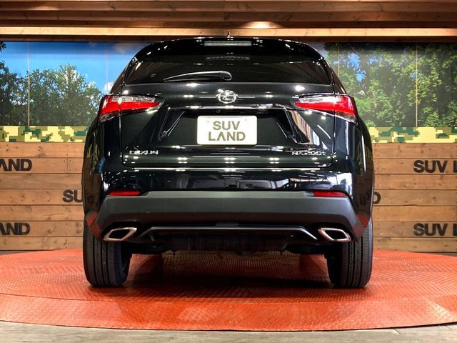 安心の最長10年・走行無制限保証（有償）をご用意。保証内容も充実はもちろん、無料点検＆オイル交換や、年中無休の全国・24時間ロードサービスも付帯されておりますのでご安心下さい。