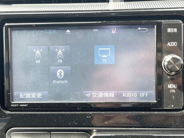 【純正ナビ】人気の純正ナビを装備。オーディオ機能も充実しており、Bluetooth接続すればお持ちのスマホやMP3プレイヤーの音楽を再生可能！毎日の運転がさらに楽しくなります！！