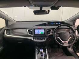 見通しの良い運転席回りとなっておりますので安心して運転をして頂けます！窓が大きいので明るく開放的な室内です