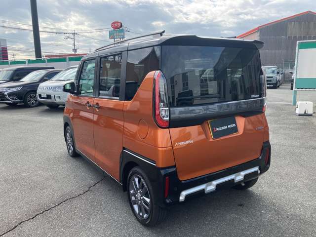 【ABS】急ブレーキをかけた場合でもタイヤがロックしないので，車の進行方向が安定し，障害物を回避しやすくなります！安心ですね☆