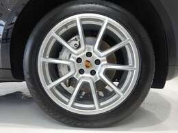 ●運輸局認証整備工場を完備しており、輸入車専門の国家整備士がお客様をサポートさせていただきます。