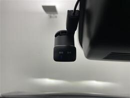 【ドライブレコーダー】映像・音声などの運転中の記録を残します。事故などを起こした起こされた時の証拠になりえますので、もしも時でも安心ですね。