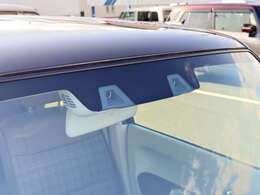 衝突被害軽減ブレーキ付きです！アクセルの踏み間違いや、走行中衝突のおそれが高まった場合に自動で衝突回避・被害軽減を支援してくれます！