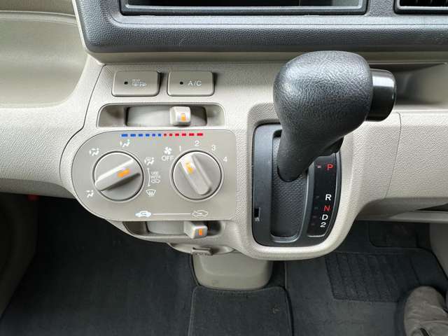 シフト周りの写真です、ヘタリもありません。