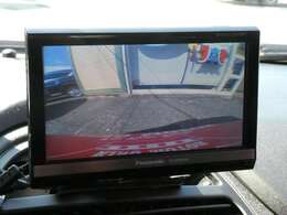 バックカメラが装備されているので駐車が苦手な方も安心です♪