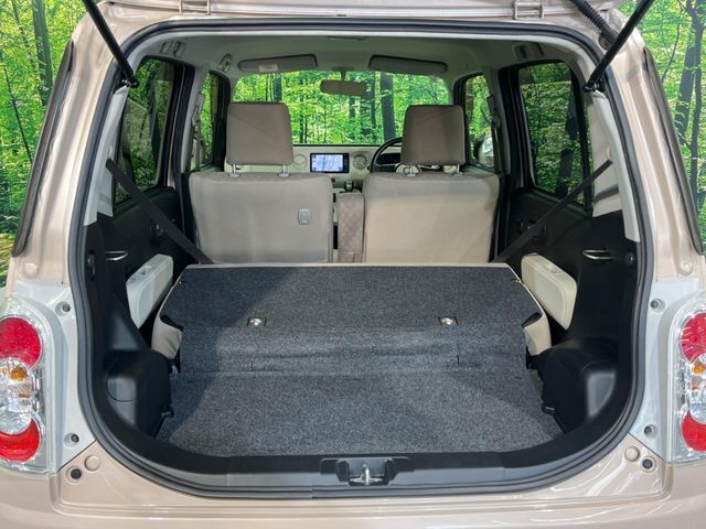 普段のお買い物や通勤、送迎等に十分な荷室スペースを確保しております。セカンドシートを倒すと、大きな荷物の積載も可能です♪