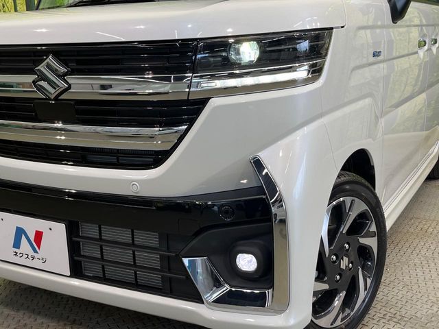 【シーケンシャルターンランプ付きLEDヘッドライト】人気の『流れるウィンカー』付きのLEDヘッドライトを装備♪高級感はもちろん、点灯時は存在感たっぷりで他車からも認識されやすく安心です。
