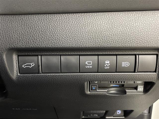 【ETC】有料道路を利用する際に料金所で停止することなく通過できる、ETC車載器（ノンストップ自動料金収受システム機器）が装備されています。セットアップを行うことで利用可能になります。