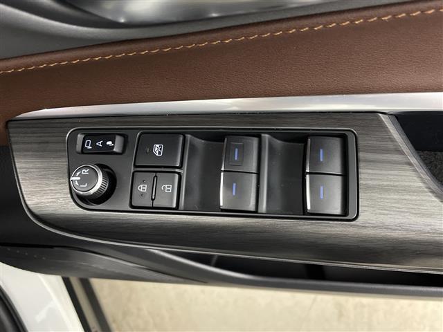 【窓操作部】軽い力で、窓を開けたり閉めたりすることができます！掲載箇所以外にご希望の写真がございましたら、お気軽にお問い合わせ下さい！メールや郵送でお送りさせていただきます。