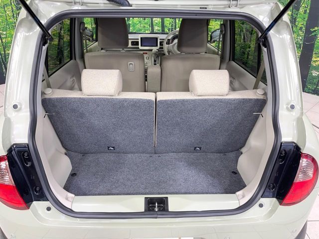 積み下ろしのしやすいデッキにはたっぷりと荷物を積み込んでいただけます。遊びから仕事まで、様々なシーンで頼れます♪