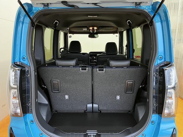 簡単な荷物が載せられるトランクルーム