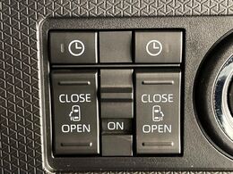 【両側パワースライドドア】スマートキーや運転席のスイッチで後席両側スライドドアの開閉が可能♪電動だから力を入れてドアを開ける必要が無く、小さなお子様でも簡単に開け閉めでき快適です♪